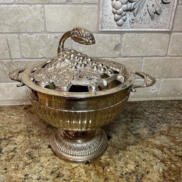 VTG Hollywood Regency Pedestal Lidded Bowl 7" Yellow Brass Grapes Leaves EUC MCM - Picture 2 of 13